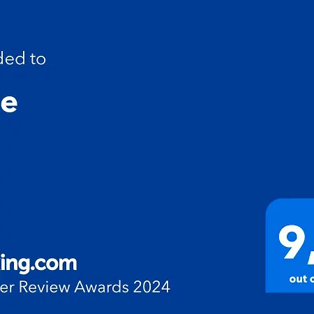 بيت للعطل Blue